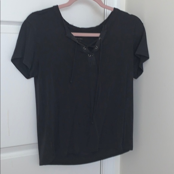 Tshirt - Picture 1 of 1